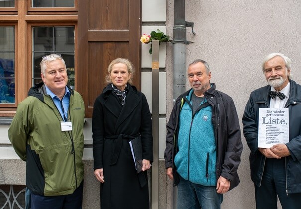 Stefan Dickas, Initiator der Erinnerungszeichen und Verfasser der Biographie von Walter Häbich, Dr. Andrea Stadler-Bachmaier, Jürgen Weber, Angehöriger von Walter Häbich und Reinhard Moritz-Schwän, DKP