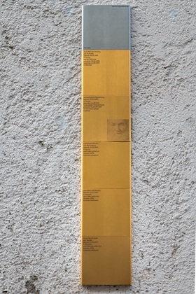 Erinnerungszeichen für Mina und Michael Blumenberg, Eva und Leon Mandel und Klara Krippel
