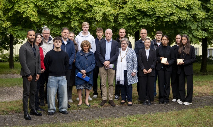 Gruppenbild mit Auszubildenden der Münchner Wohnen
