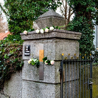 Erinnerungszeichen in der Montgelasstraße