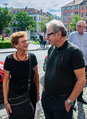 Dianne Schwager und Stadtrat Marian Offman