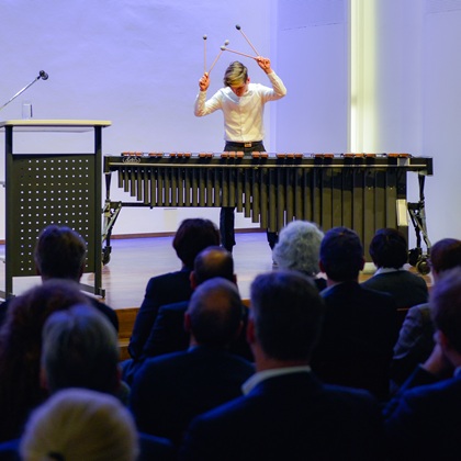 Simon Werner an der Marimba