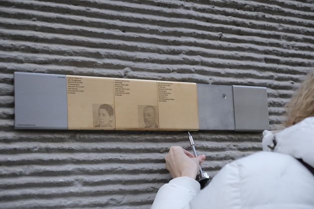 Installation of the Memorial Signs
