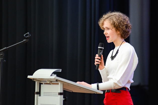 Schülerin des Gymnasiums