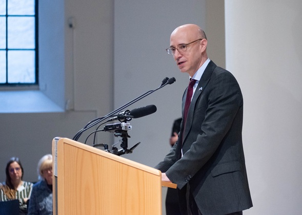 Dr. James Miller, Generalkonsul der USA für München