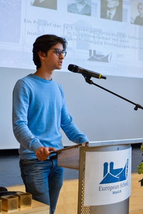 A student from the S6 classes at the European School Munich