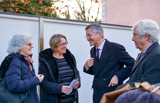 Sonja Schneidinger, Dr. Angelika Pilz-Strasser, Bezirksausschuss Bogenhausen, Herbert Hainer, Päsident des FC Bayern München, und Fritz Scherer, ehem. Präsident des FC Bayern München